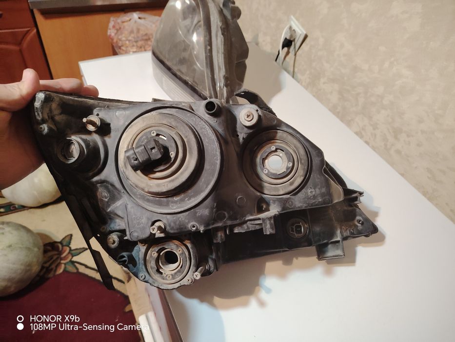 LEKSUS RX 300 фары