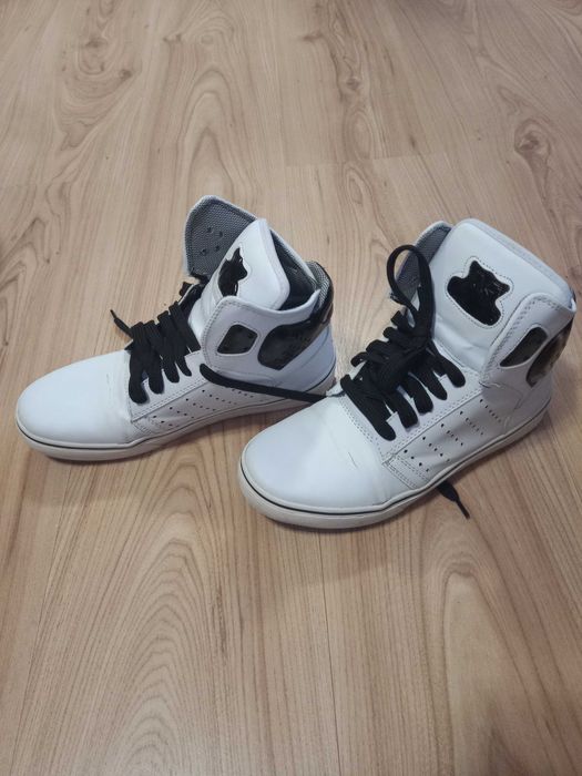 Два чифта детски маратонки