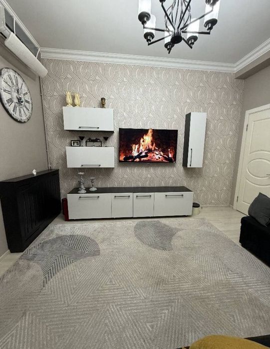 Квартира на Шота Руставели -Аския 2*3/3/4 общ пл 65м Высокопотолочка