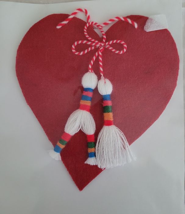 Мартеници на едро и дребно