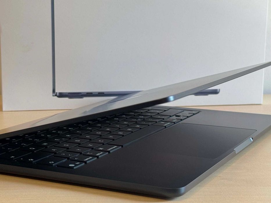 Бартер! НОВ! 1г. Гаранция! MacBook Air 13" M5 512/16GB