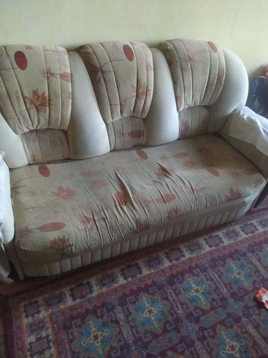 Кровать, диван для спальни