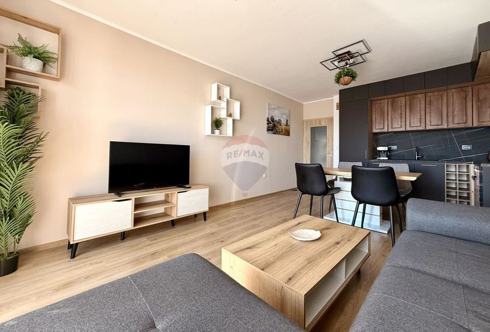 Продава се Тристаен апартамент в Варна, Погреби - 89 кв.м за 1287 €/кв.м - Снимка #2