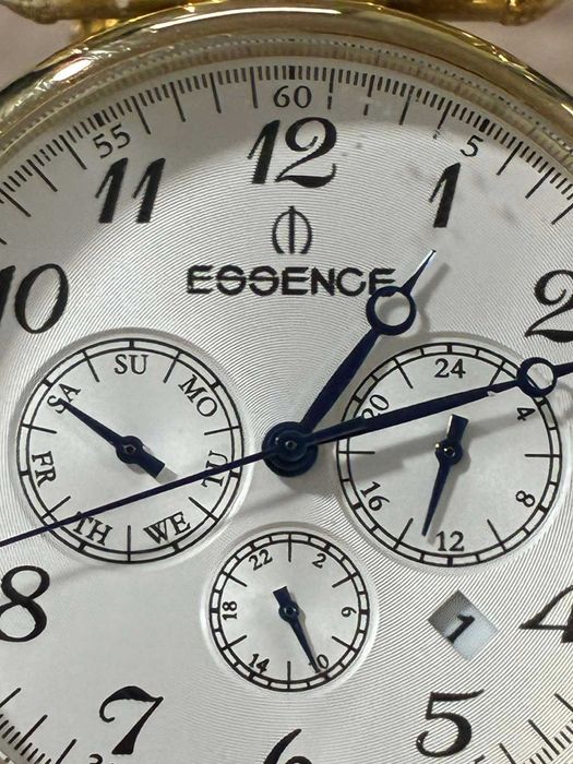 Часовник ESSENCE