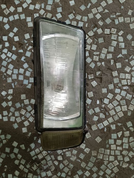 Фары на Ауди 100