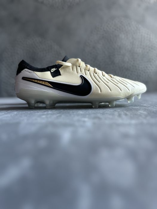 Профессиональные бутсы Nike