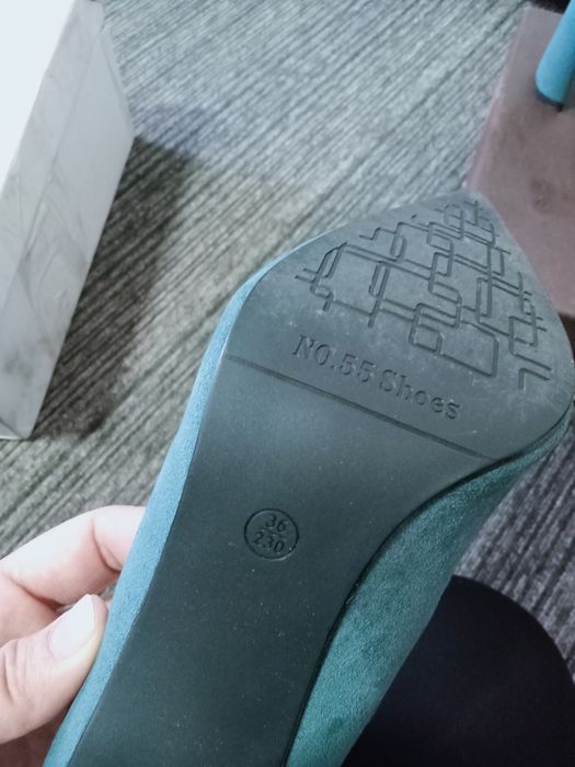 Продам туфли лодочки