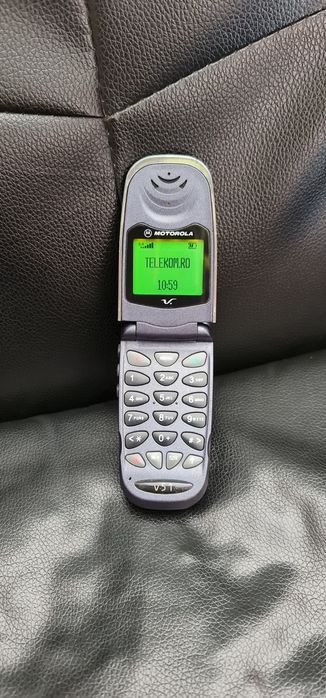 Motorola v51 impecabil !