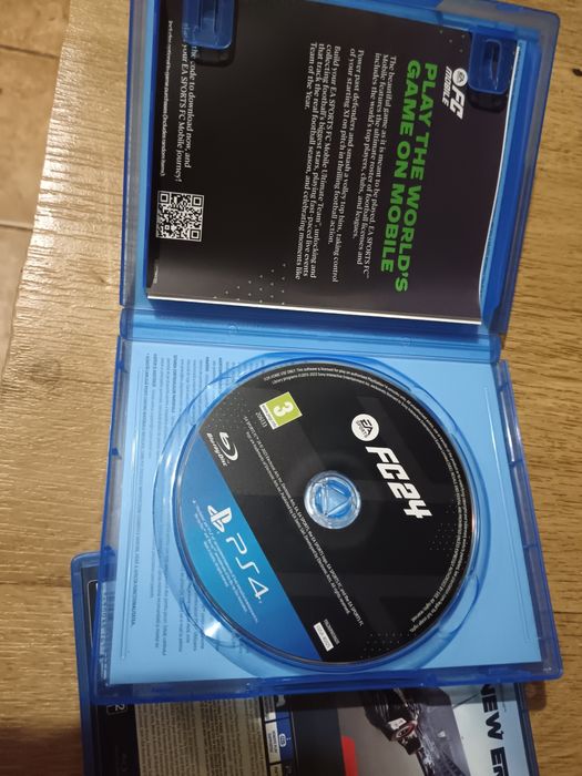 Vând jocuri PlayStation 4