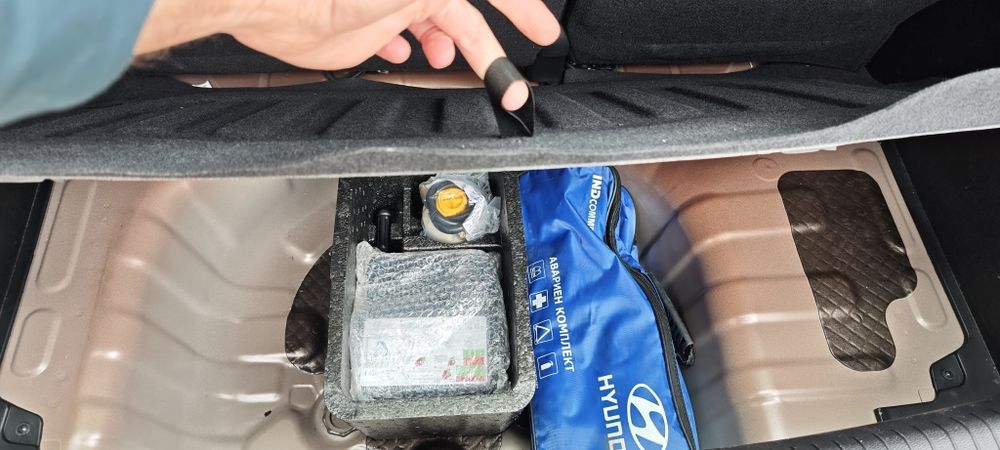 авариен комплект(компресор +пяна)за гуми Kia/Hyundai (заместител на ре