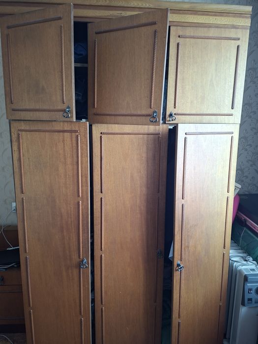 Платяной шкаф б/у