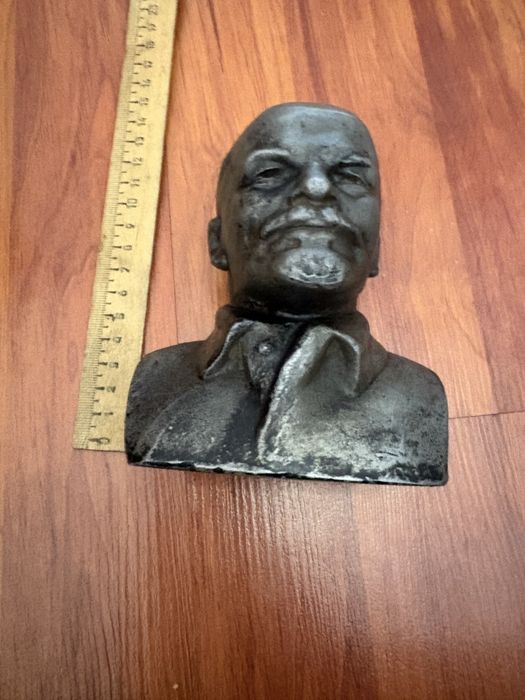 Бюст Ленин СССР.