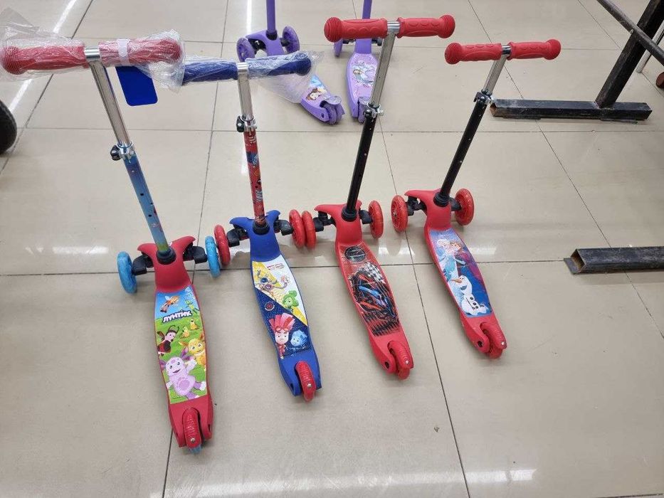 Самокат трехколесный  детский