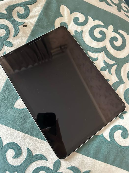 Продам Ipad 11pro M 1 поколение3