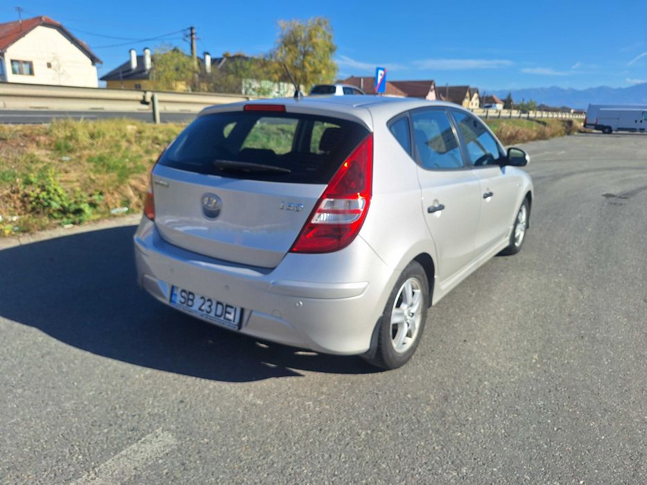 HYUNDAI i30 2011 — imagine 3