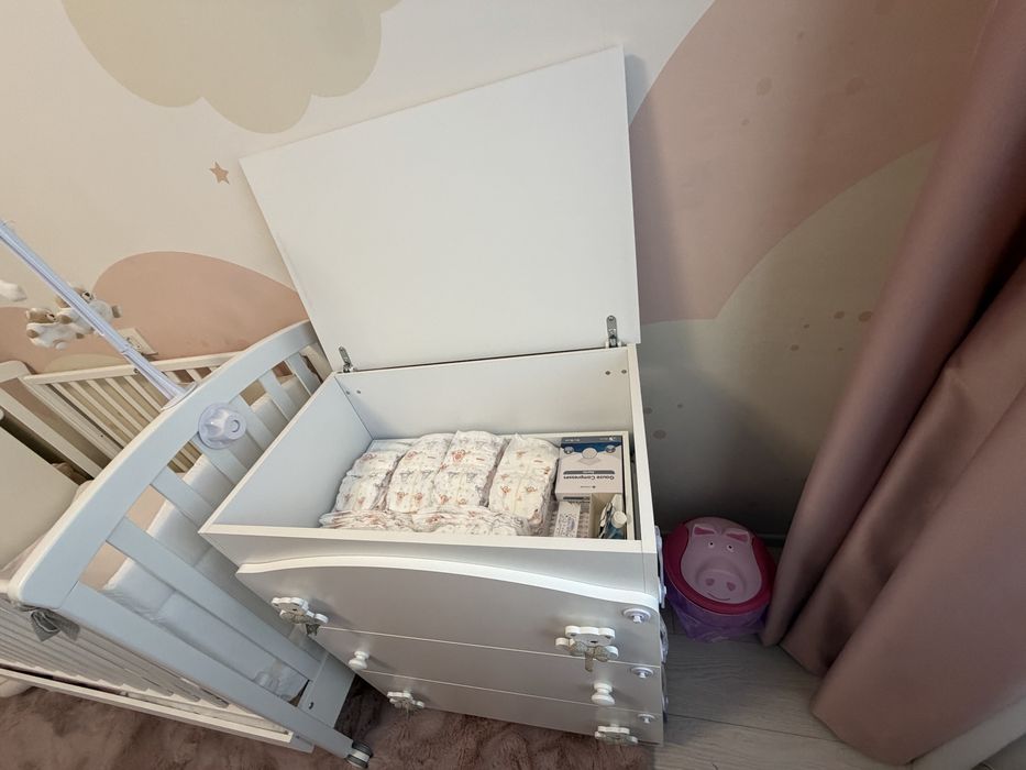 Pachet mobila 4 piese: patut + saltea + comoda + set textil protectie Anne Bebe alb/crem