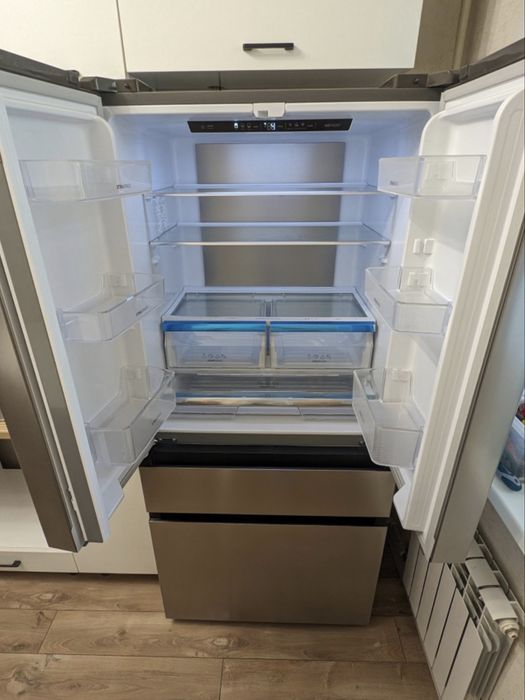 Холодильник Gorenje NRM8181UX серый