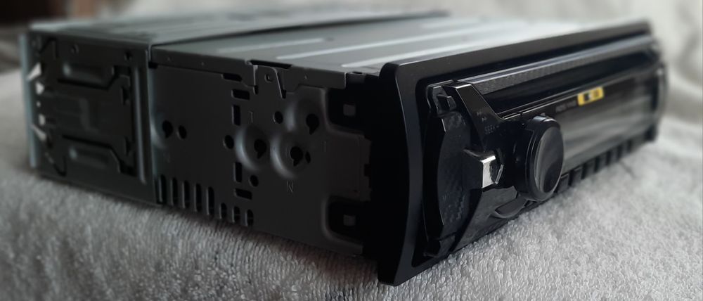 Продам автомагнитолу Sony