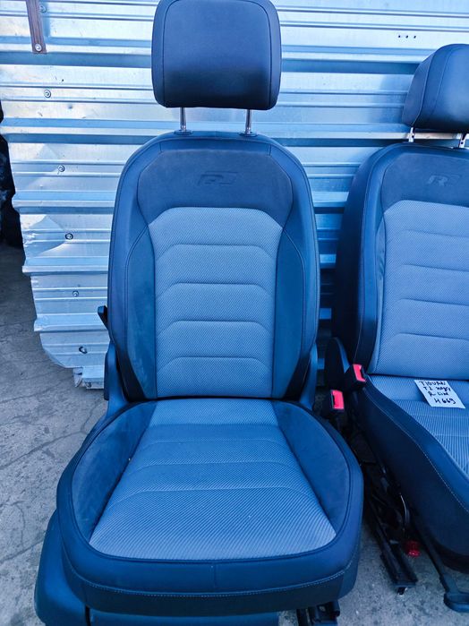 Много запазен R-Line кожен салон с алкантара и текстил VW Tiguan 2021