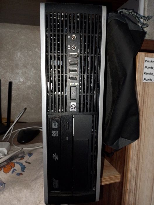Продавам офис компютър HP