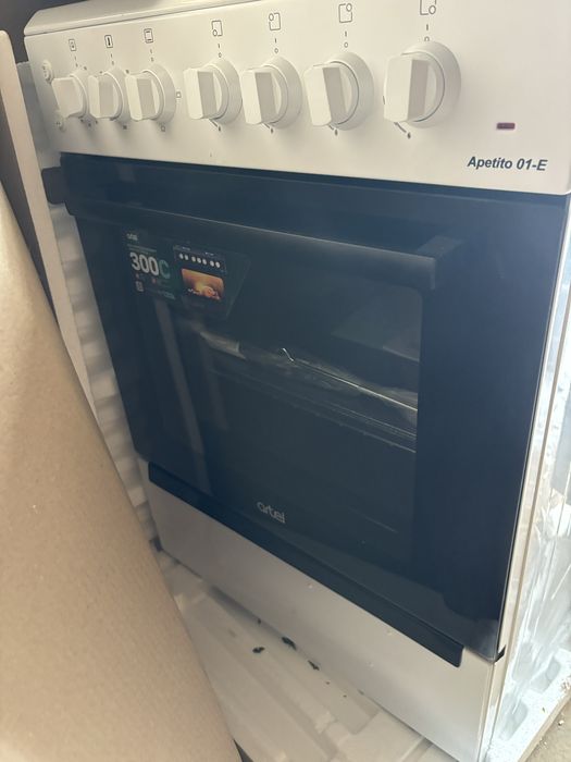 Газ плита artel .