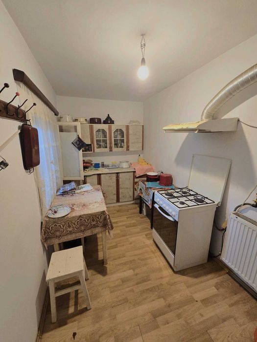 Casă ultracentral Medgidia, 151 mp construiți, teren 200 mp, garaj, curte si 2 magazii.