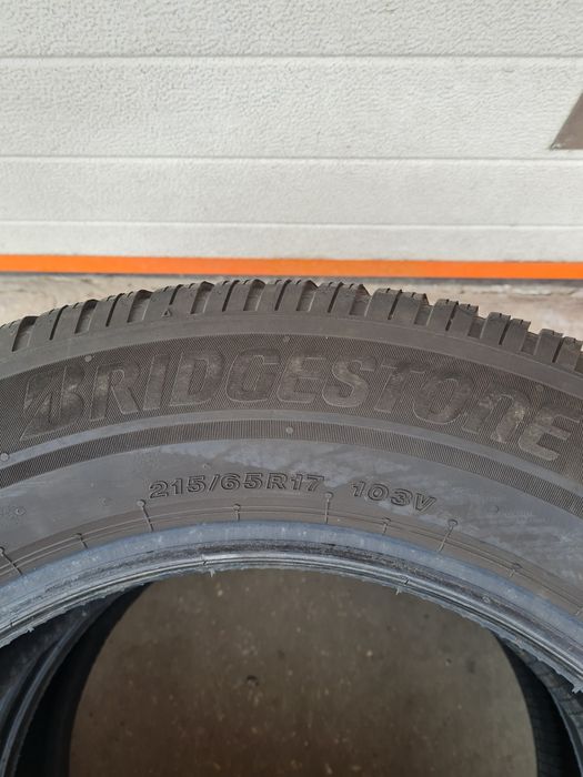 Зимни гуми 2 броя BRIDGESTONE Blizzak6 215 65 R17 дот 2924
