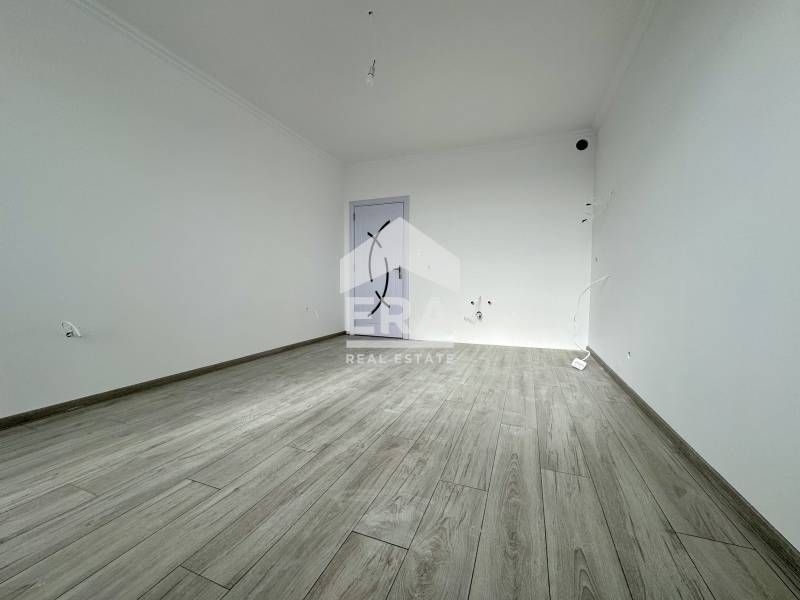 Продава се Тристаен апартамент в Варна, Възраждане 3 - 65 кв.м за 1205 €/кв.м - Снимка #1