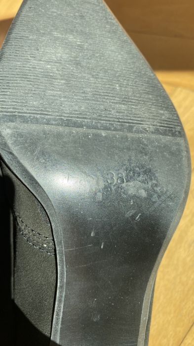 Дамски обувки с елегантен ток