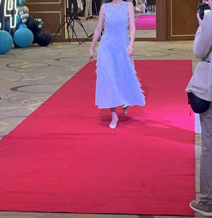 Платье на выпускной, сырға салу