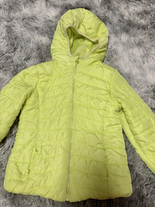 Geaca marimea 110 in state foarte buna