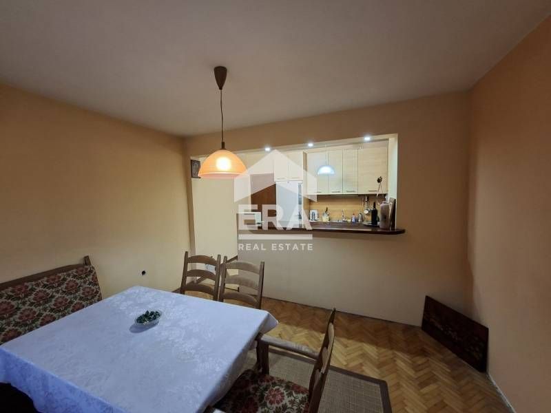 Продава се Тристаен апартамент в Плевен, Сторгозия - 100 кв.м за 1599 €/кв.м - Снимка #10