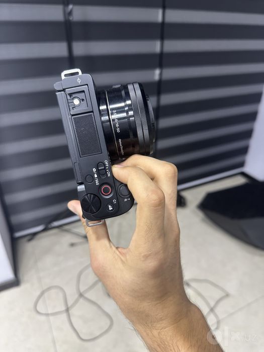 Sony zv e10 ideal holatda + default kit 16-50mm obyektivi