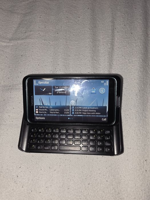 Machera Nokia cu tastatura