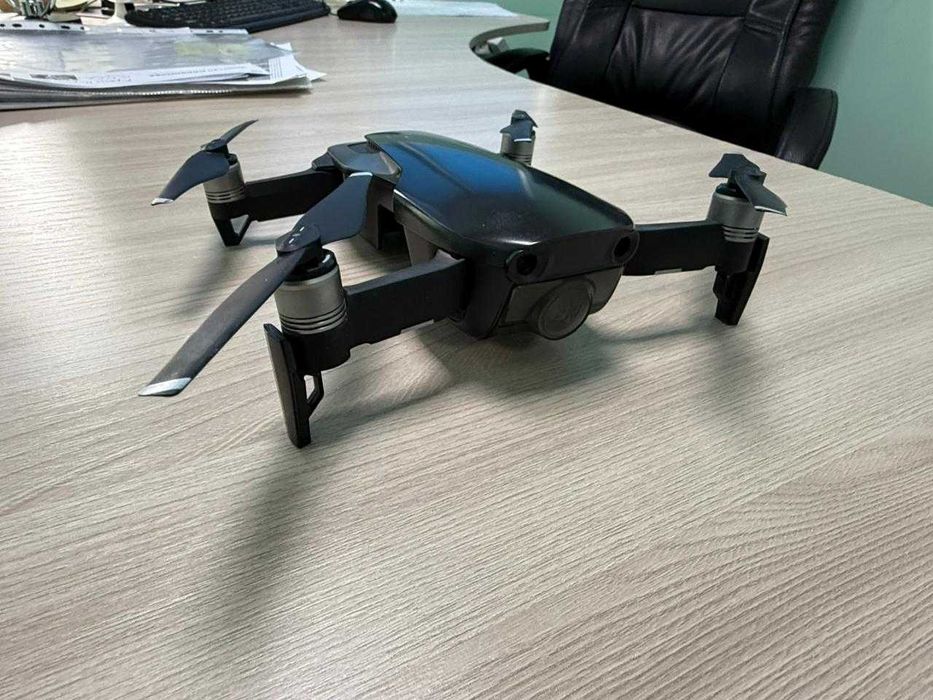 Продам дрон DJI Mavic AIR