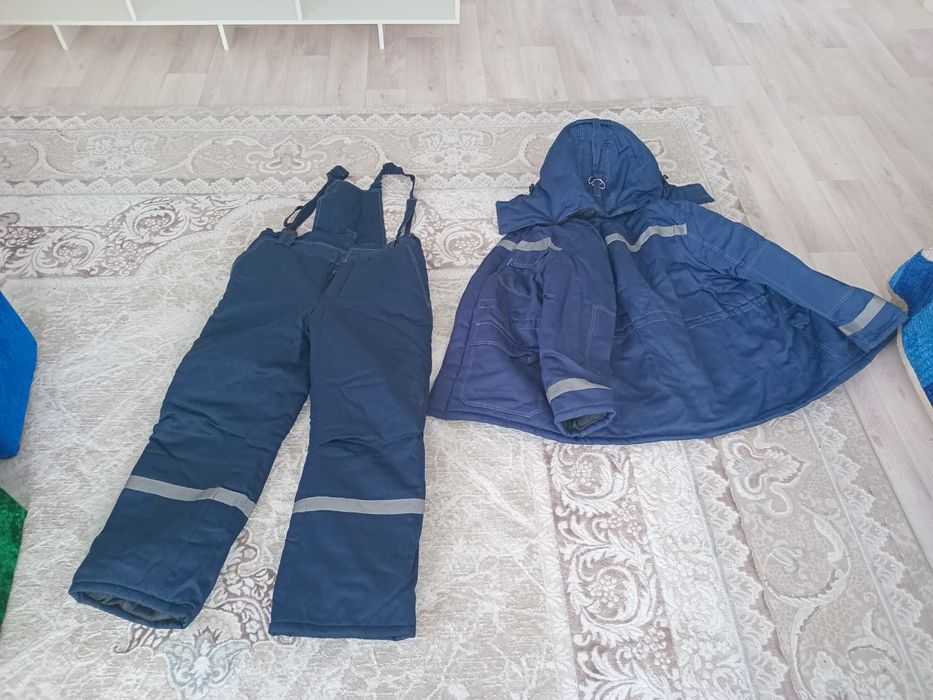 Продам зимние одежду