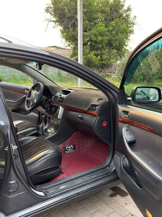 Продам тойота авенсис