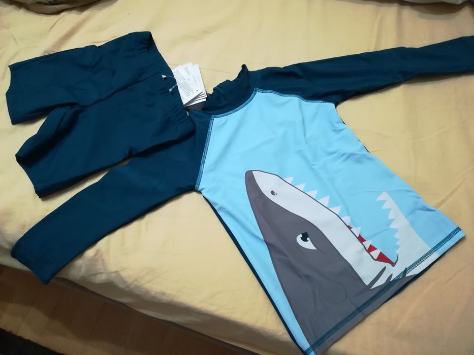 Нов бански за момче за 3-4 год. с УВ защита