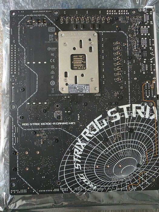 ASUS STRIX X670E-A - Placă de bază AMD AM5