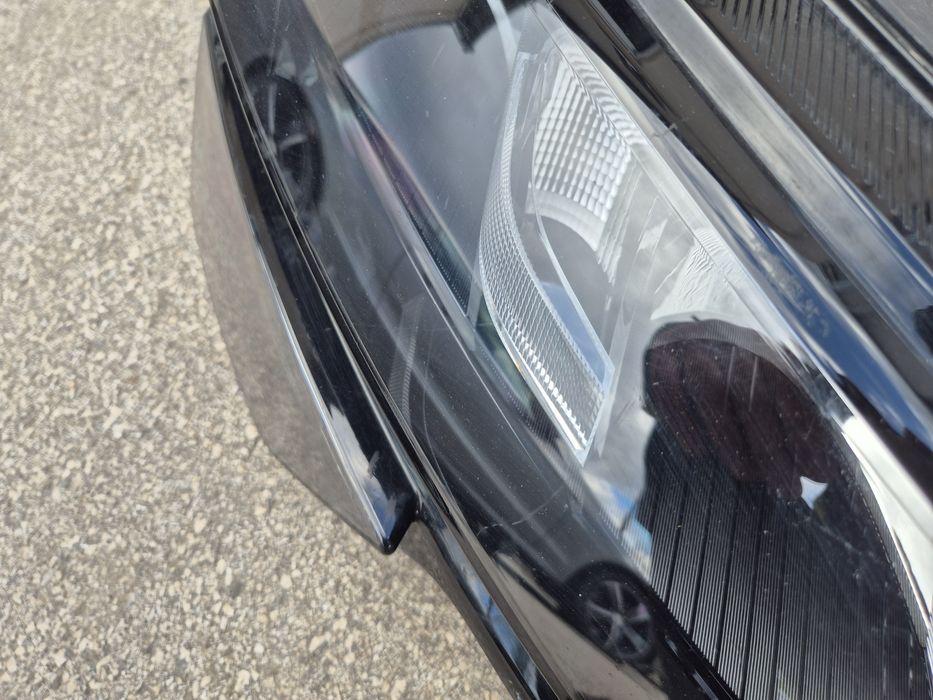 Десен фар Skoda Karoq