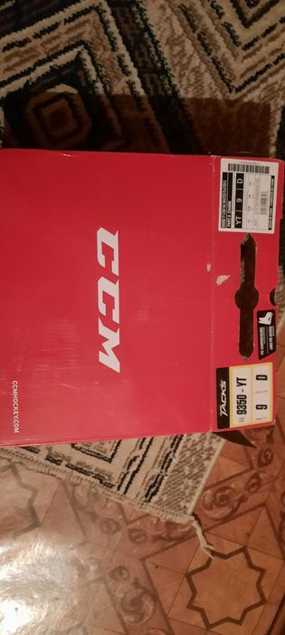 Коньки хоккейные