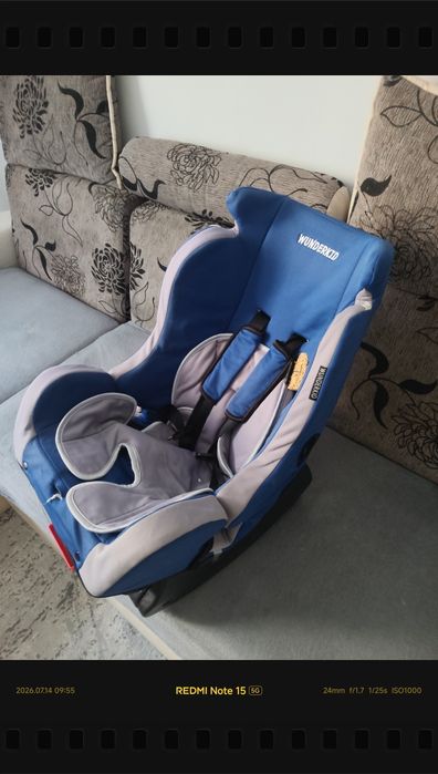 Scaun auto cu prindere in centura masinii