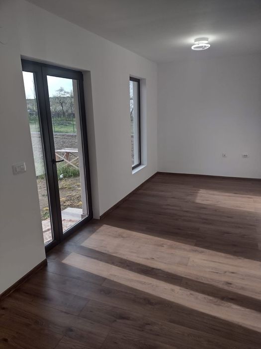 Vand case modulare cu panouri sandwich