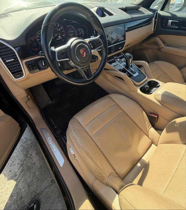 Porsche Cayenne E-Hybrid  Platinum  AVARIAT