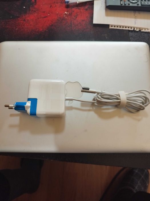 Продава се MacBook Air A1304 Работещ цял или на части