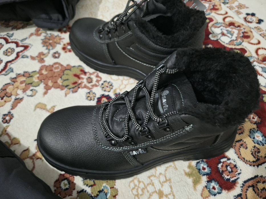 Продам рабочие сапоги 
Размер: ___
Состояние: хорошее