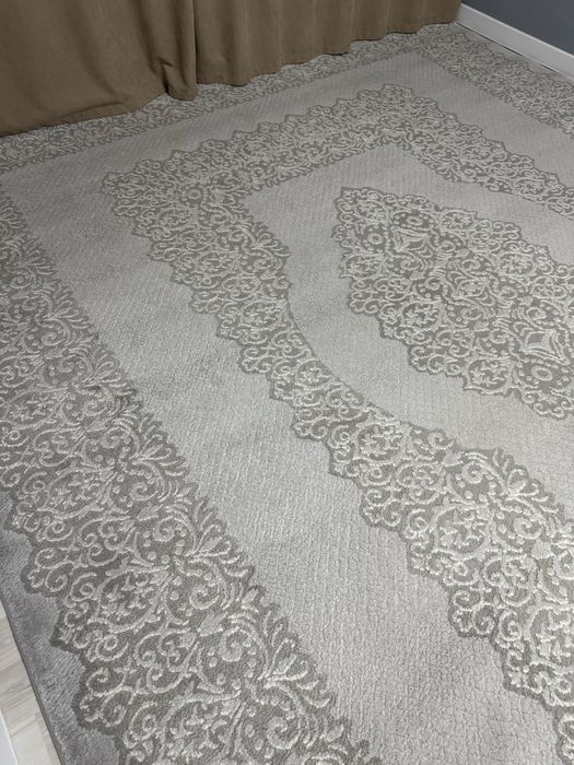 Продам ковер в б/у состоянии
