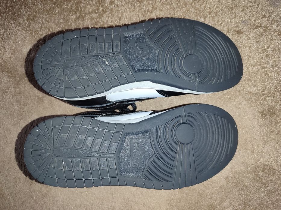 Vând pantofi sport Nike Dunk Low pentru copii