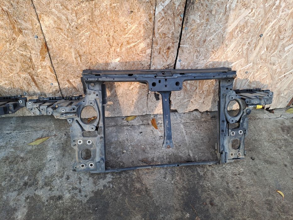 Tragher/suport radiatoare pentru vw touareg 7L compatibil 2003-2010