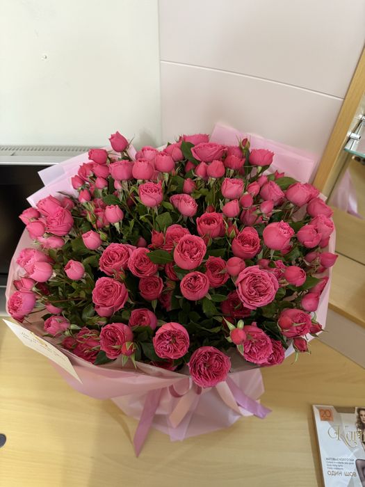 Букет кустовые розы